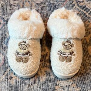 American Eagle Outfitters Plush White Teddy Bear Slippers